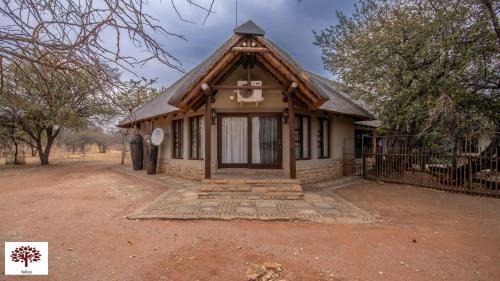 Leeupoort Villa | Zebula Golf and Wildlife Estate - Oryx Walkway Pax 16 - Moi Signature Luxury villa