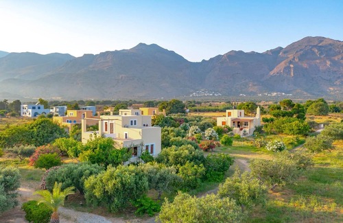 Frangokastellon House | Zefiros House - Walk To Beach - AC WIFI