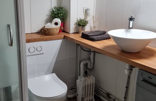Le Marais Apartment | ZEN AND COZY PRIVATE APARTMENT LOMME.EURATECHNOLOGIE METRO 4 PERSONS