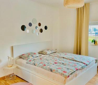 Micheldorf in Oberoesterreich Apartment | Zentrale Wohnung mit Blick auf Burg Altpernstein