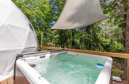 Luray House | Zen Dome - Romantic Retreat, Wifi & AC, Hot Tub, National Park 8 Min