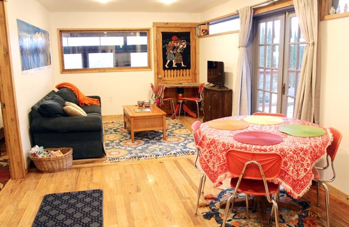 Talent Apartment | Zen Loft with gorgeous views close to Ashland and Medford