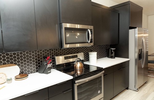 Washington Fields Condo | ✌️ Zen Palace ✌️Tranquil Zen Retreat | POOL IS OPEN!