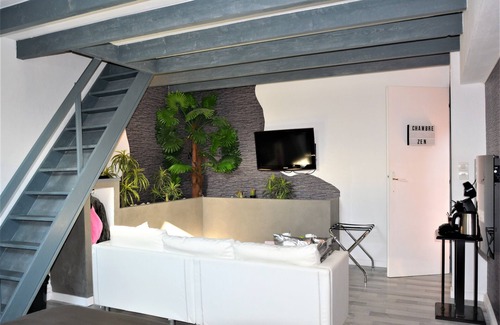La Chavanne House | Zen room with adjoining mezzanine