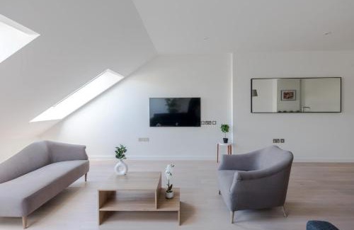 Soho Apartment | Zen Sanctuary - Soho - by Frankie Says