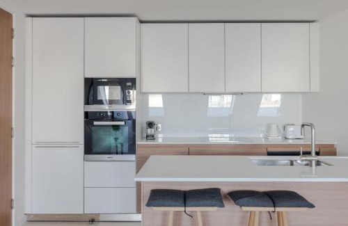 Soho Apartment | Zen Sanctuary - Soho - by Frankie Says