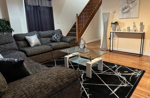 Levenshulme Apartment | Zenith Apartment