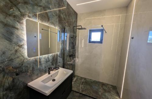 Otopeni Apartment | Zenith DM 3 Otopeni Airport & Therme