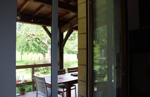 Meyrals House | Zénitude Holiday Home in Meyrals with Private Garden, Summer Jacuzzi and Wi-Fi