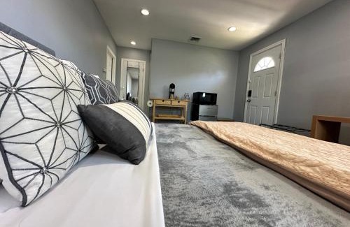 East Meadow House | ZenOasis pvt BedBath Studio by NUMC