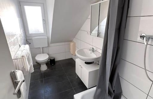 Ostviertel Apartment | Zentrale Wohnung für 4 mit Bett und Schlafcouch