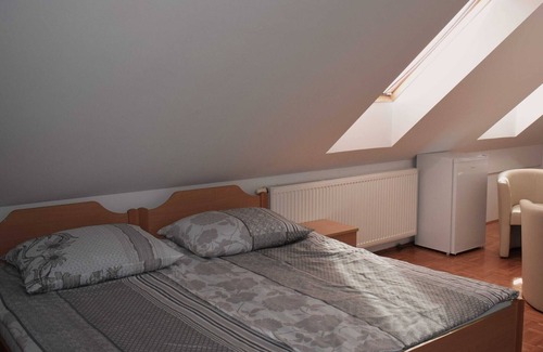 Catez ob Savi House | Zevnik Quiet Retreat with Stunning Views and Equestrian Activities - Triple Room with Private Bathroom