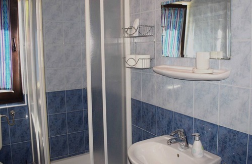 Catez ob Savi House | Zevnik Quiet Retreat with Stunning Views and Equestrian Activities - Triple Room with Private Bathroom