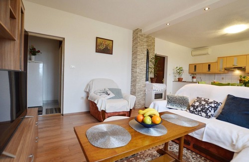 Catez ob Savi House | Zevnik Quiet Retreat with Stunning Views and Equestrian Activities - Family Room with Private Bathroom 8