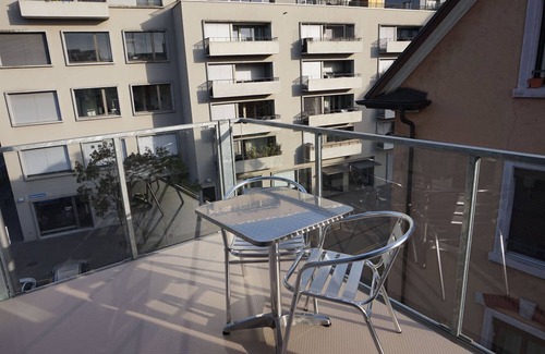 District 9 Apartment | ZH Jaguar III - Altstetten HITrental Apartment