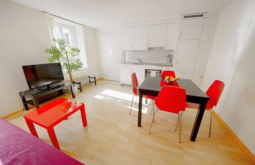 Langstrasse Apartment | ZH Keita - Stauffacher HITrental Apartment