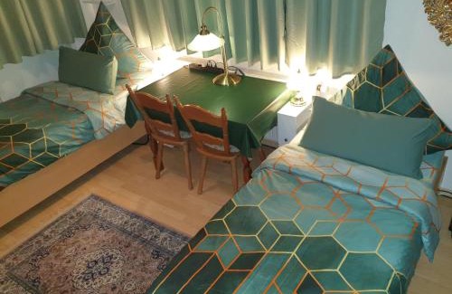 Reutlingen Apartment | Zimmer Hohbuch mit Achalmblick