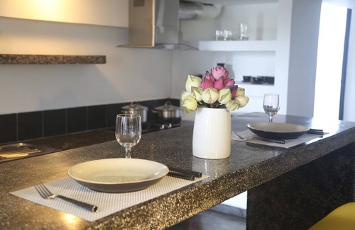 Daun Penh Apartment | Zinc Urbannest apartment