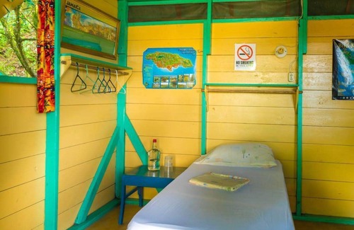Manchioneal Bed & Breakfast | Zion Country