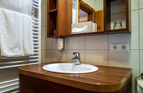 Bad Kleinkirchheim Cottage | Zirbensuite - Gasthof Raunig