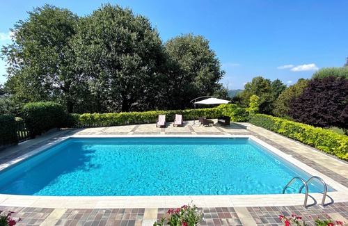 Moncalvo Villa | Zoe's. Country villa. The pleasure to be surrounded by lawn and garden