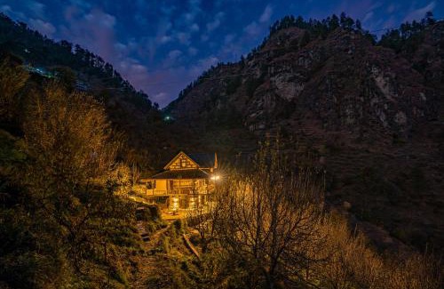 Banjar House | Zostel Homes Laida (Jibhi)