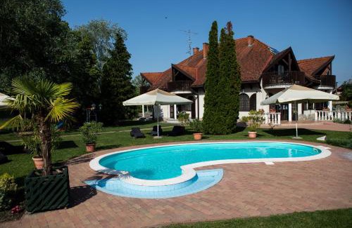 Balatonkeresztur Hotel | Zsanett Hotel