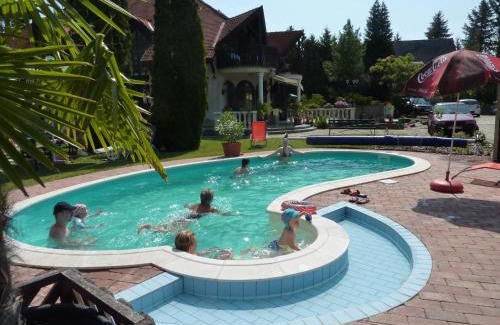 Balatonkeresztur Hotel | Zsanett Hotel
