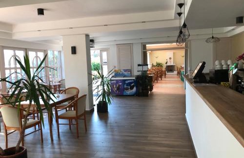 Balatonkeresztur Hotel | Zsanett Hotel