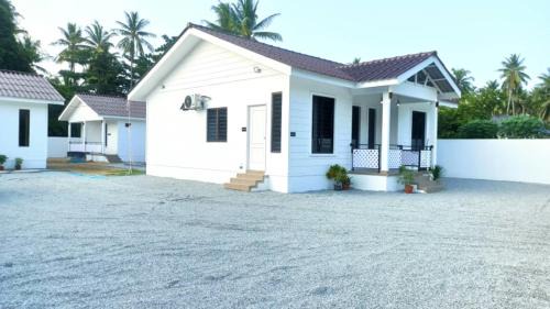 Bachok Villa | Zulanie's The Pool Cottage near D'Aur Beach, Melawi, Bachok