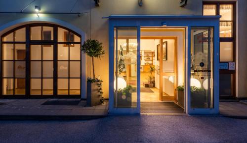 Kuemmersbruck Hotel | Zur Post Kümmersbruck Hotel & Tiny Houses