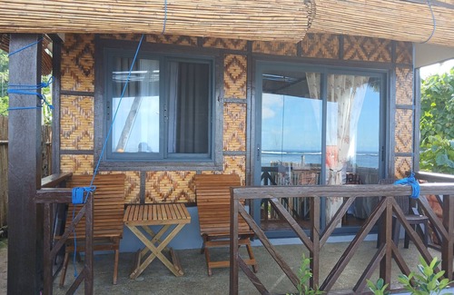 San Isidro House | Zyrine Homestay - Seawall Side