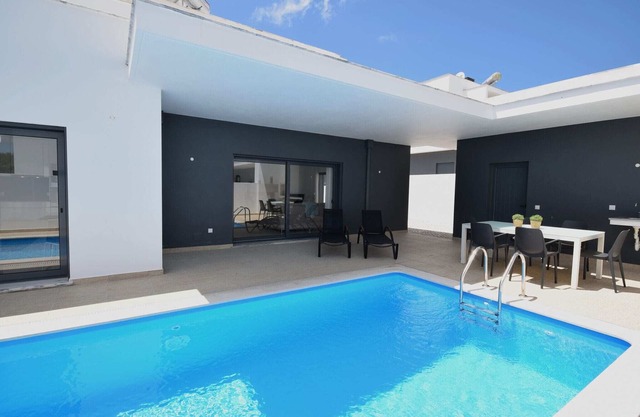 Óbidos Villa Near Sunny Beaches
