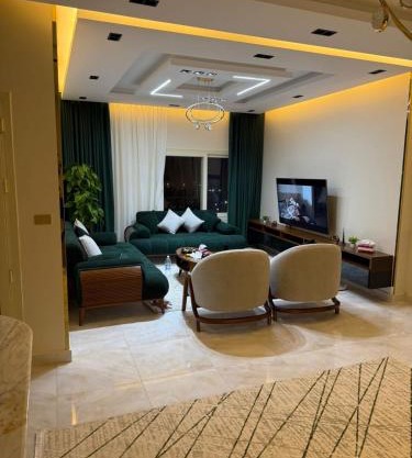 شقة فندقية مفروشه 3 غرف ورسيبشن - LUXURIES FURNITURED Flat
