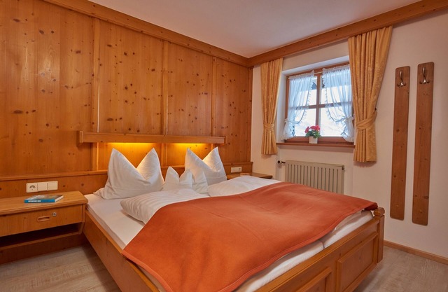 05 Two-room apartment with unique unobstructed mountain views and balcony