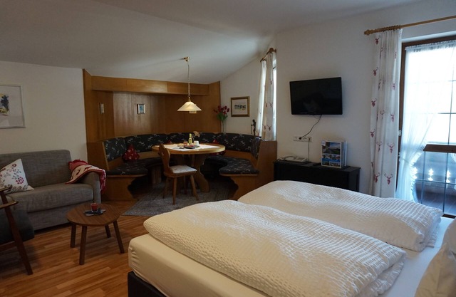 (08) Ein-Raum-Ferienwohnung 33qm, Dusche/WC, Koschnische, Balkon