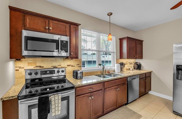 1,000 Sqft Cozy Condo in Ardmore Dist.,Pet frndly