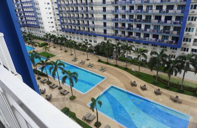 1-10pax Barkada Family Condo in Mall of Asia