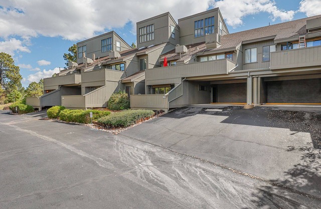 1 Bd + 1 Br Flagstaff Home + Great Amentities!