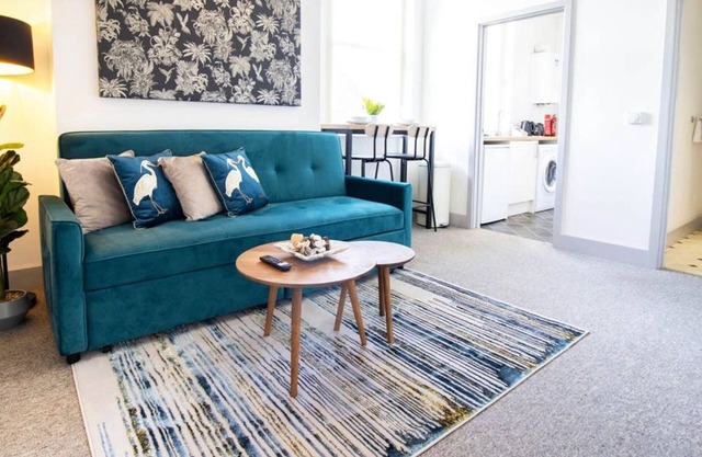 1 Bed 1 Bath Apt, Contractors & Families, Parking