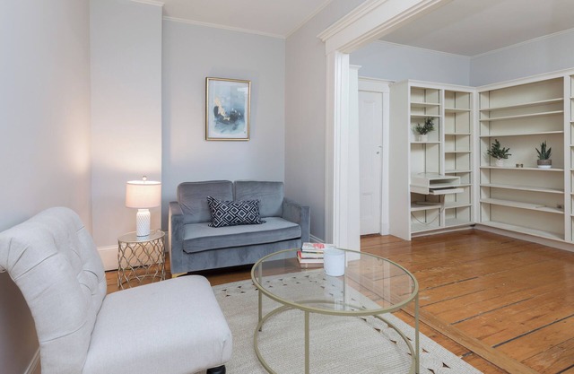 1 Bed + Office Duplex Located a short Walk in Ideal Location!
