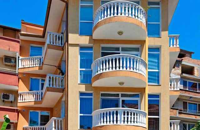 1 Bedroom 1 Bathroom Holiday Apartment in Pomorie Old Town Fantastic Location