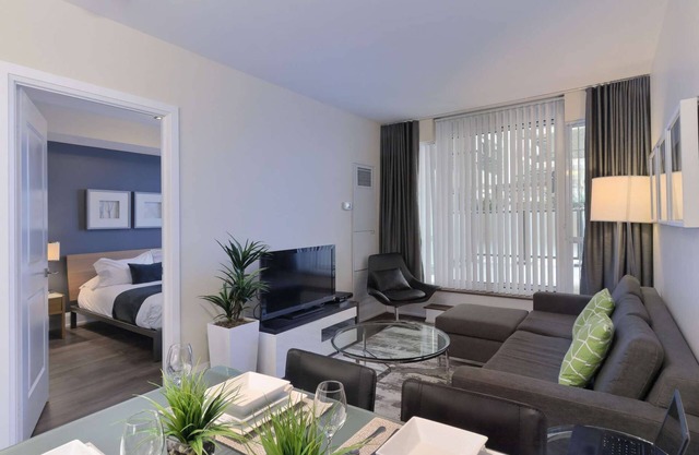 1 Bedroom/1 Bathroom Suite
