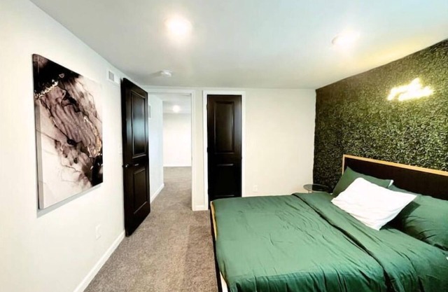 1 Bedroom 1 Bathroom Apartment with Private Entrance & Guest Suite