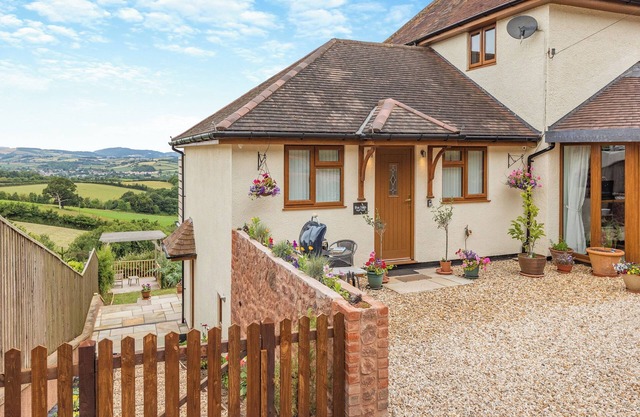 1 bedroom accommodation in West Quantoxhead