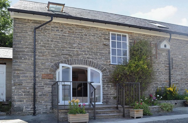 1 bedroom accommodation in Neuaddlwyd, near Aberaeron