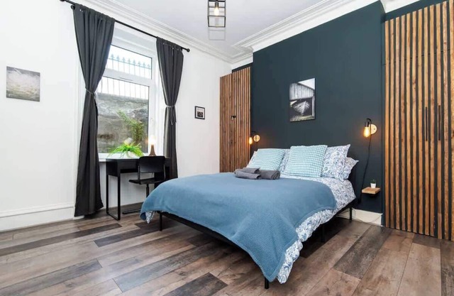 1 Bedroom Apartment-Free Parking