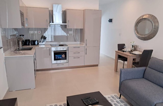 1-bedroom apartment in fabulous Accra with fitness room, AC