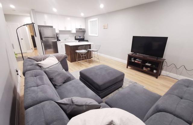 1-bedroom apartment in quaint Wortley Village, London