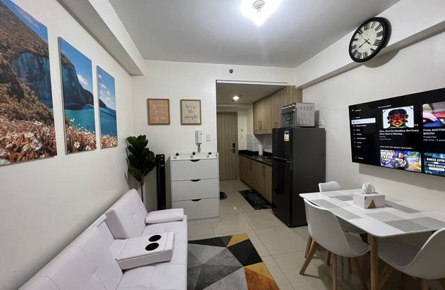 1-bedroom Condo in Pasay, Near Mall of Asia!